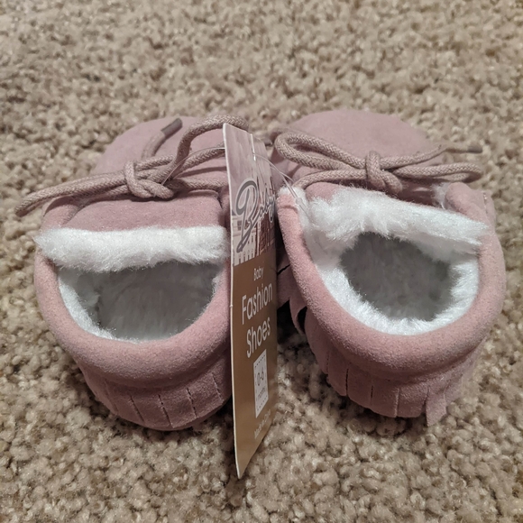 Baby moccasins NWT - Picture 5 of 6